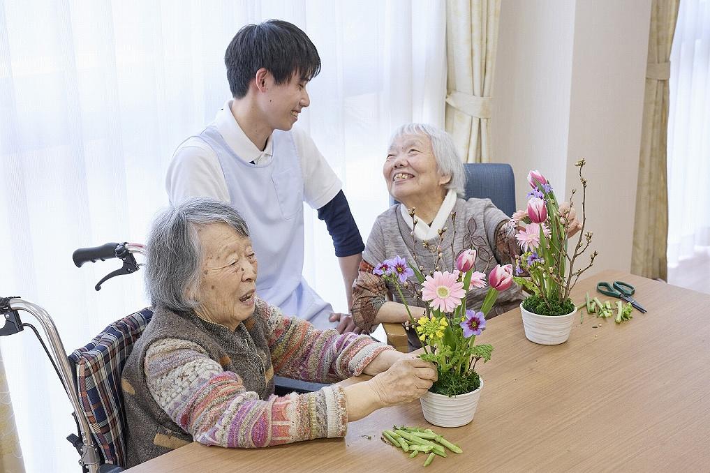フラワーアレンジメントではお話しにも花が咲きます。