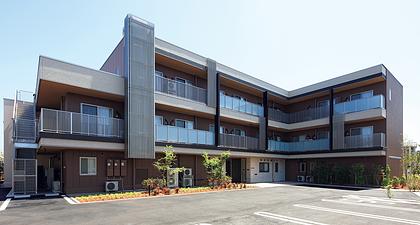 グランダ八幡山 介護スタッフ 正社員/夜勤あり