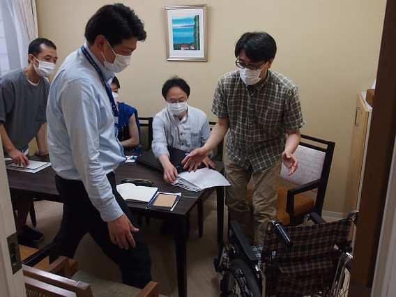 まどか武蔵浦和では介護技術研修を定期的に実施したり、その他勉強会や研修を希望者向けに実施しています。