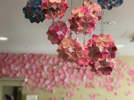 ホームの中で桜まつりを実施しました。