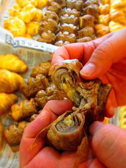 皆様のご要望から生まれた焼き立てパンの昼食。日常に楽しみができるよう取り組んでいます。