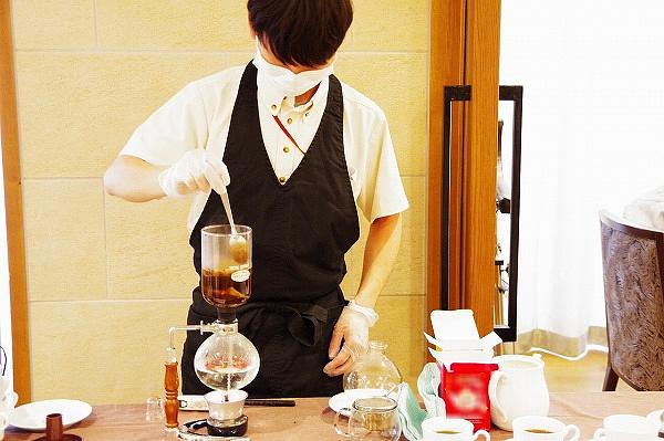 バリスタコーヒーの豆は数種類ご用意します。部屋いっぱいに、コーヒーの香りが広がります。