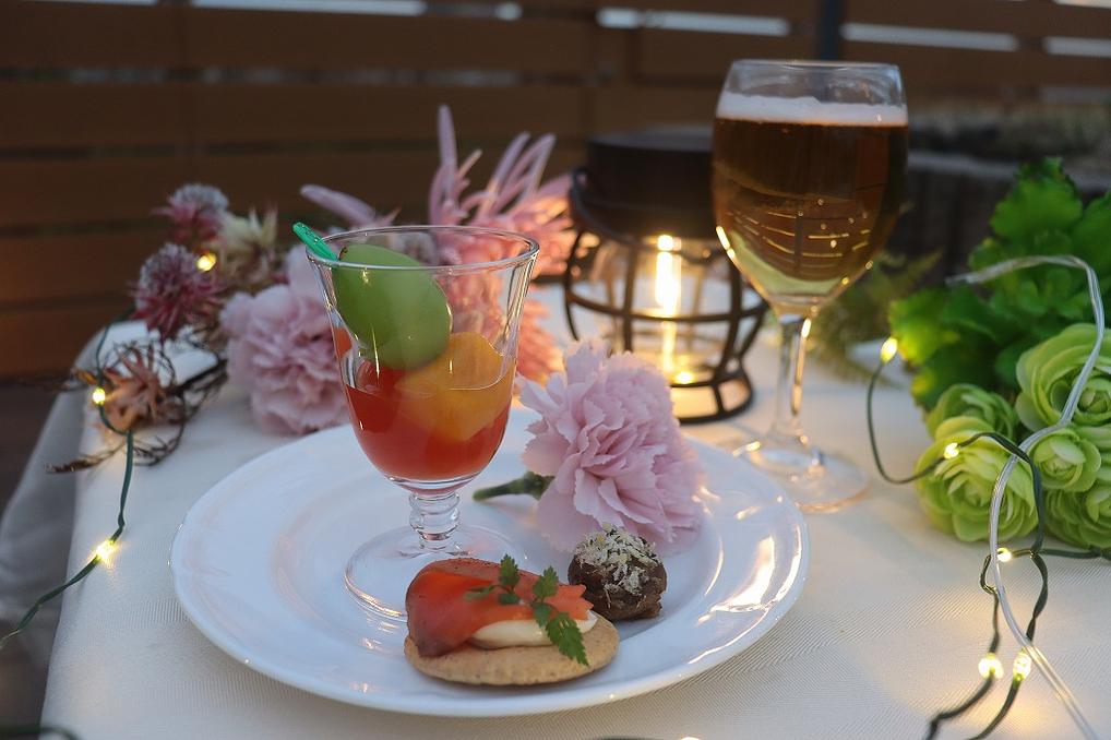 ホーム自慢の屋上では、ビアガーデンやお月見など…季節を大切にしたアクティビティをお楽しみいただいています。