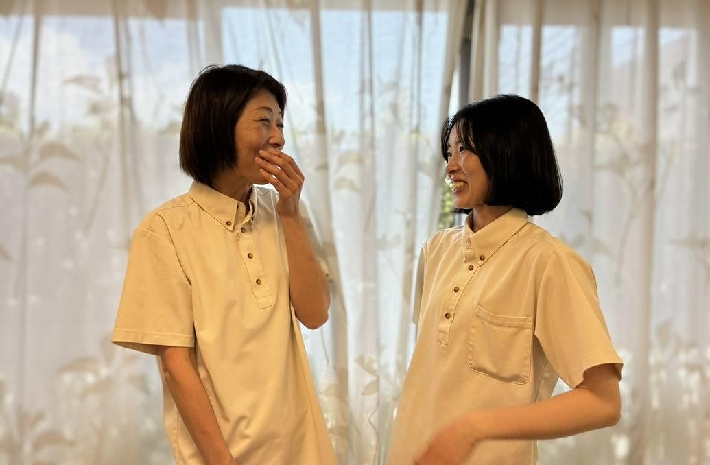 新人スタッフさんにはサポーターがつきます。月1回の面談で困りごとをトコトン解決！！難しいお手伝いは「一緒にやってみよう！」で支援します。