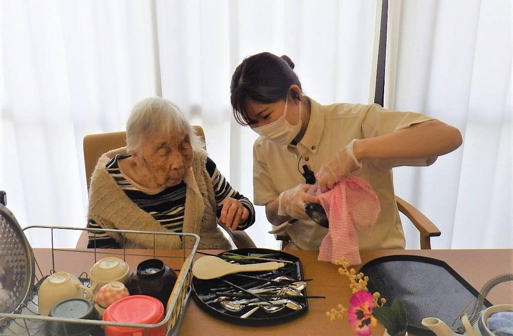 ご入居者様のできる事を一緒に探し認知症ケアを行います