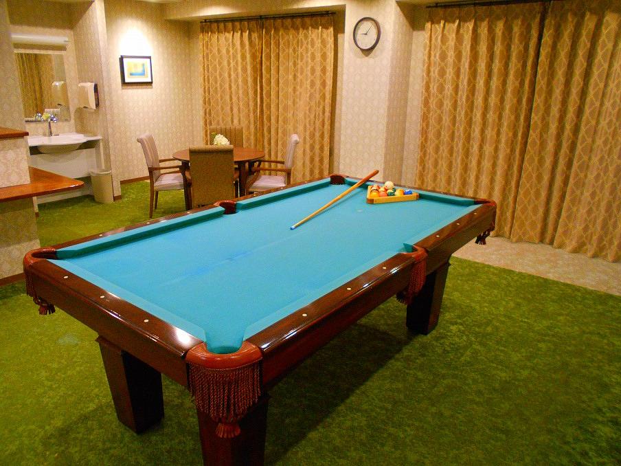 ご入居者様同士でも楽しまれている人気の高いビリヤードです。