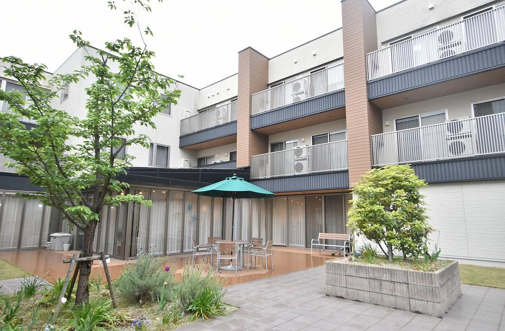 緑の多い職場です。