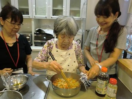 ご家族様ともご一緒に、ご生活を創っていきたいます。まどか武蔵新城が「大きな家」になるように。