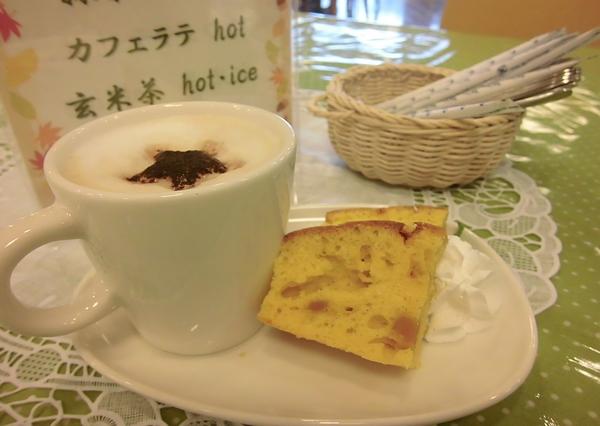 手作り感満載！！工夫して作ったカフェオレ。メニューも手作りでこだわりました。