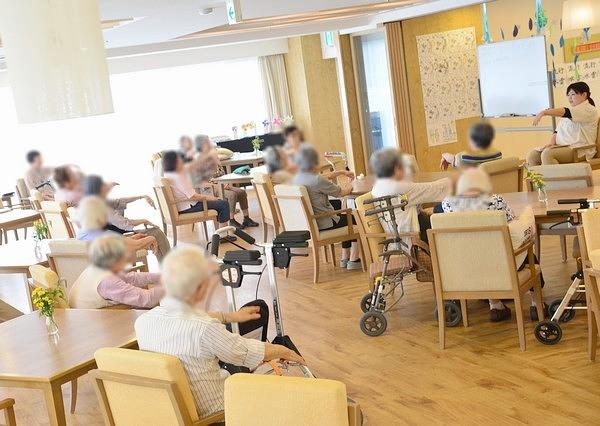 毎日行われるアクティビティでは介護以外の経験を生かせます。