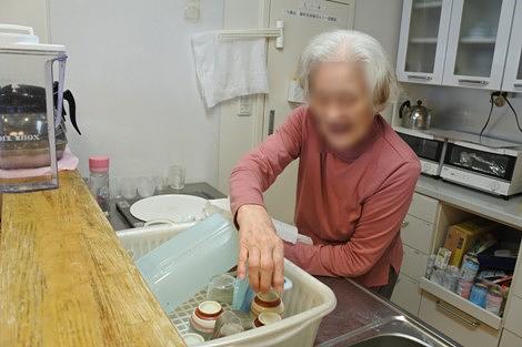 『今までやってきたんだから』と洗い物を。ご自宅でされていた何気ない習慣もホームで継続出来るようなサービスを提供しています。