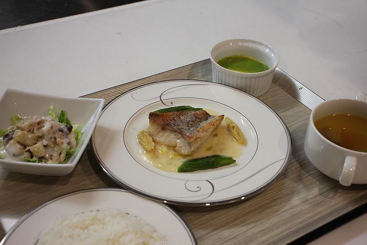 食事の質や食器にこだわってます。こちらも普段のメニューです。