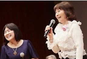 「音楽倶楽部」コンサートでの様子。 お披露目の場を定期的にご用意し、心豊かな充実した暮らしのお手伝いをしております。
