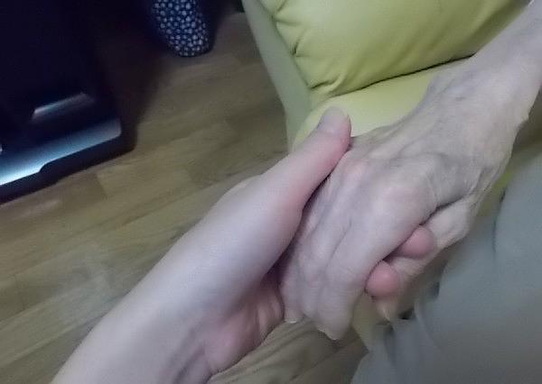人のぬくもりに触れることで、ささやかながら安心できる生活を。